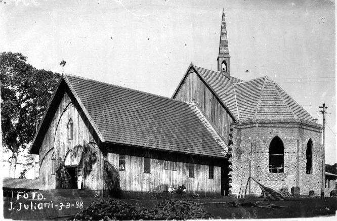 Primeira igreja matriz de Londrina em 1938